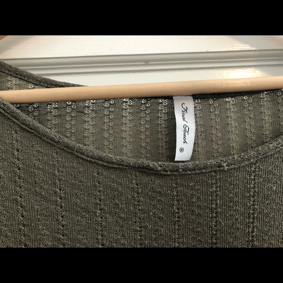 Crop top - Picture 3 of 6